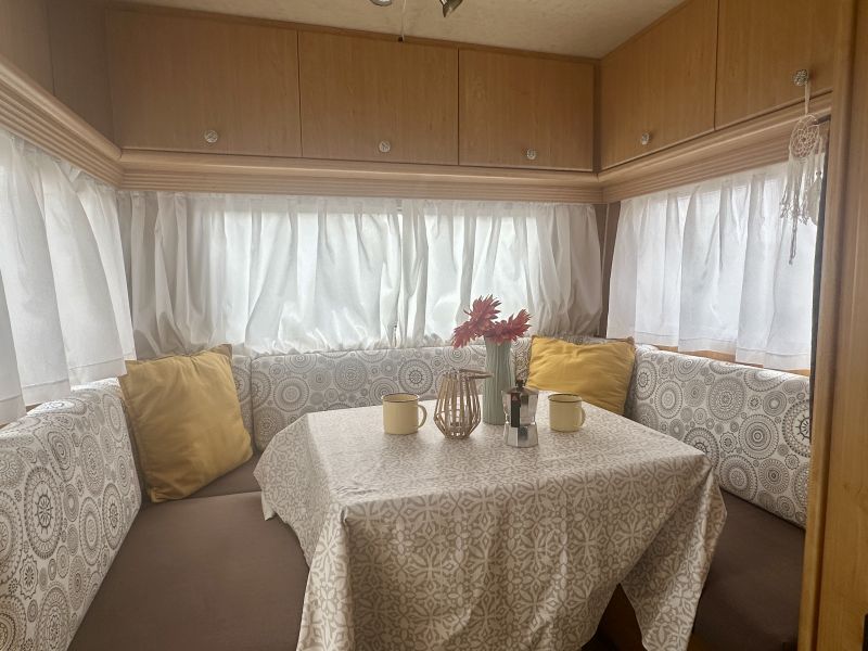 En venta Dethleffs CAMPER 460 T  Blanco 1998 Madrid foto 1