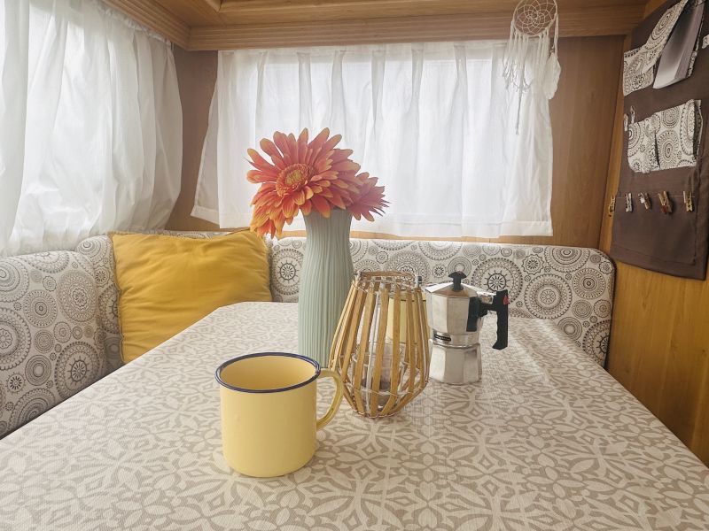 En venta Dethleffs CAMPER 460 T  Blanco 1998 Madrid foto 3