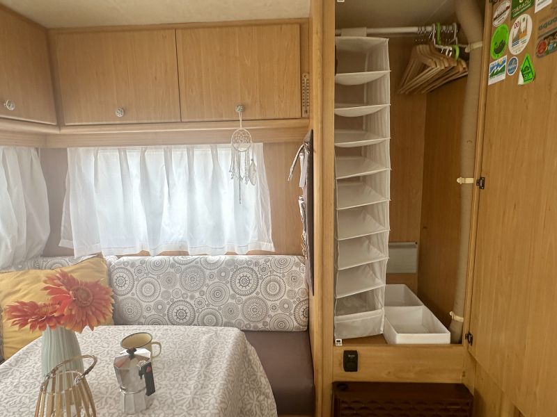 En venta Dethleffs CAMPER 460 T  Blanco 1998 Madrid foto 4