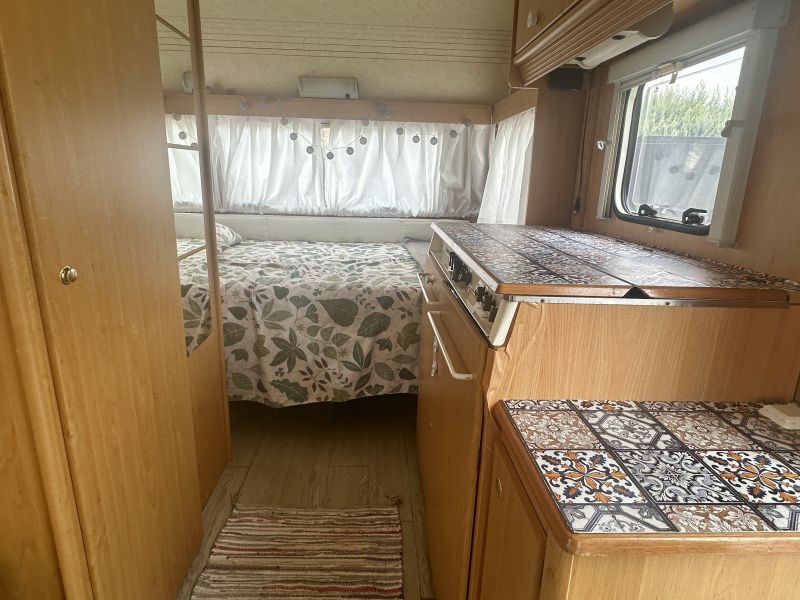 En venta Dethleffs CAMPER 460 T  Blanco 1998 Madrid foto 5