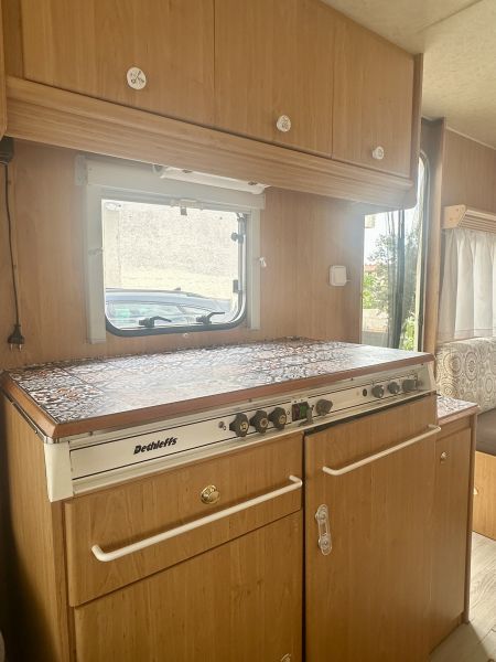 En venta Dethleffs CAMPER 460 T  Blanco 1998 Madrid foto 6