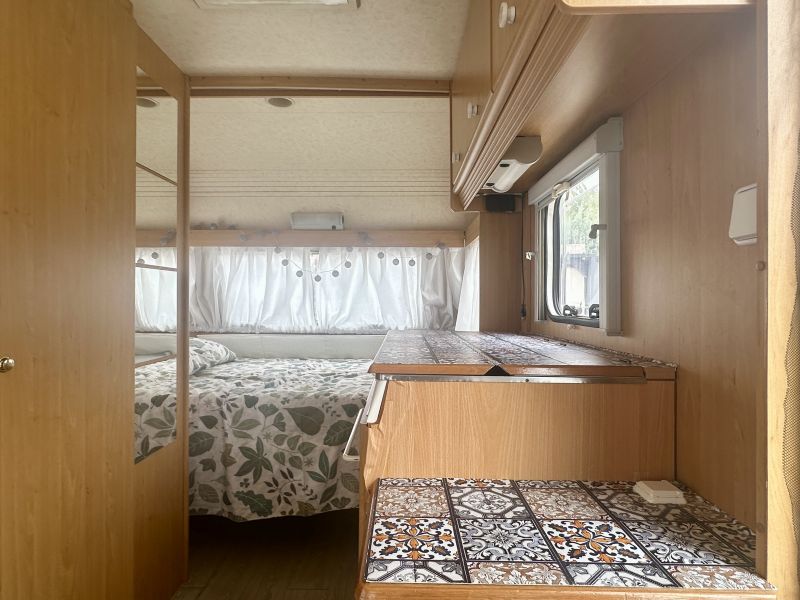 En venta Dethleffs CAMPER 460 T  Blanco 1998 Madrid foto 8