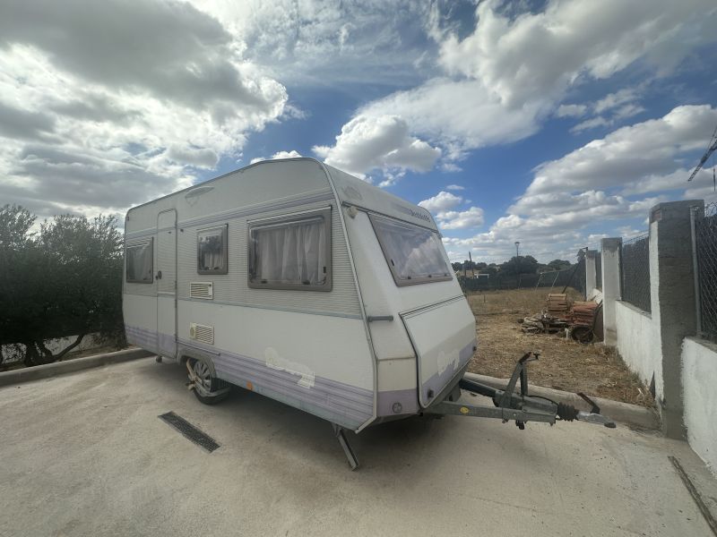 En venta Dethleffs CAMPER 460 T  Blanco 1998 Madrid foto 12