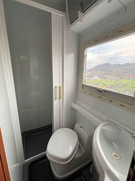 En venta Moncayo Halcon 535 Blanco 2006 Vizcaya foto 3