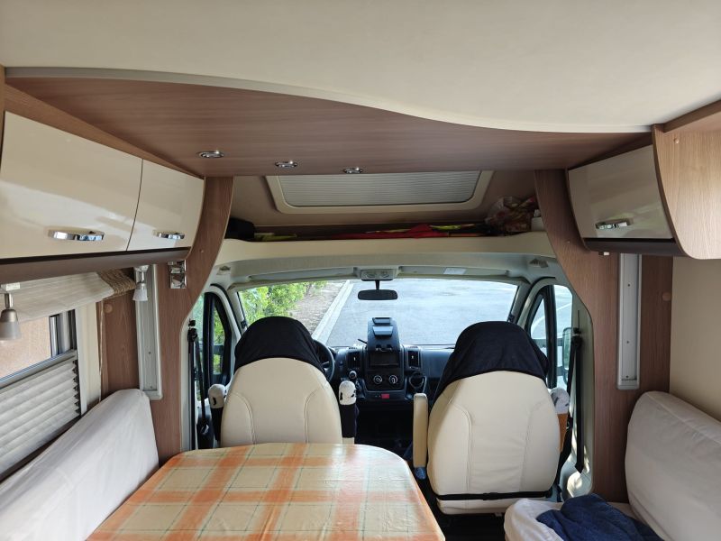 En venta Bürstner TD734 Blanco 2018 Valencia foto 3