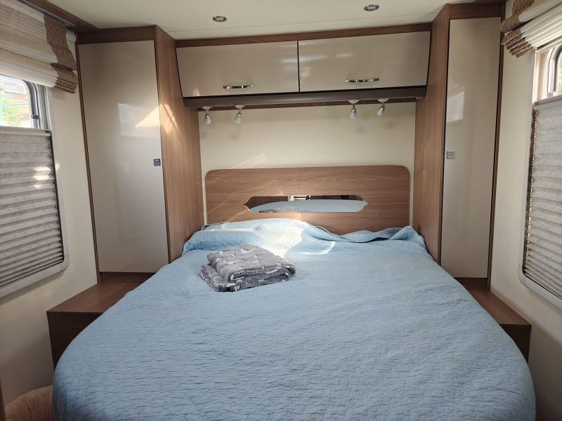 En venta Bürstner TD734 Blanco 2018 Valencia foto 6