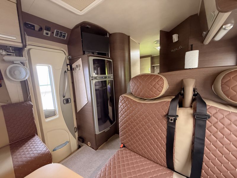 En venta Bavaria-Camp i74 Blanco 2010 Santa Cruz de Tenerife foto 4