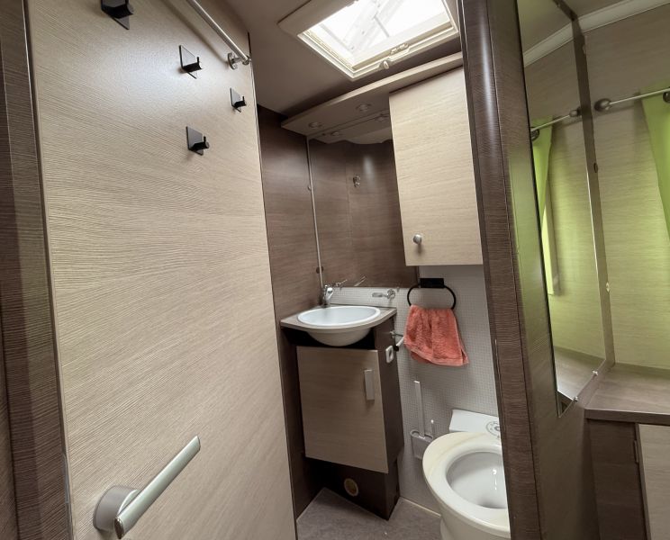 En venta Bavaria-Camp i74 Blanco 2010 Santa Cruz de Tenerife foto 6