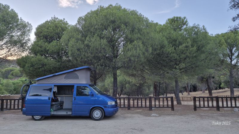 En venta Volkswagen California Azul 2000 Madrid foto 2