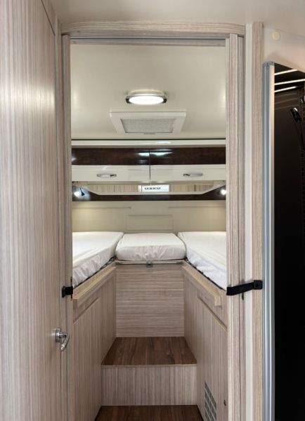 En venta Elnagh T-LOFT 530  Blanco 2023 Madrid foto 5