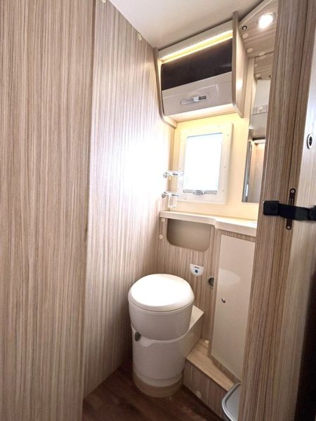 En venta Elnagh T-LOFT 530  Blanco 2023 Madrid foto 6