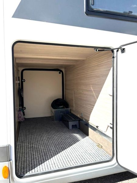 En venta Elnagh T-LOFT 530  Blanco 2023 Madrid foto 8