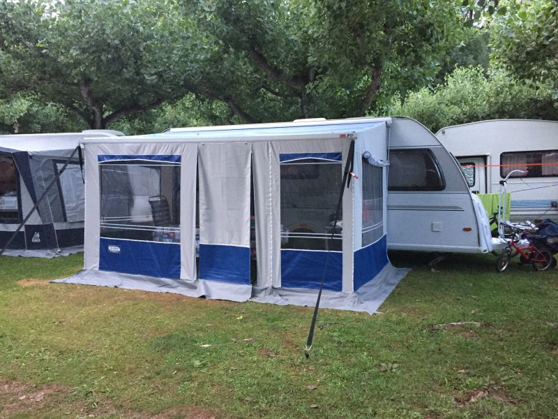 En venta Knaus 500 KU Blanco 2010 Málaga foto 4