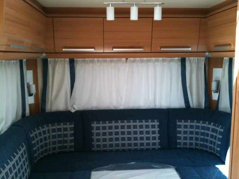 En venta Knaus 500 KU Blanco 2010 Málaga foto 5