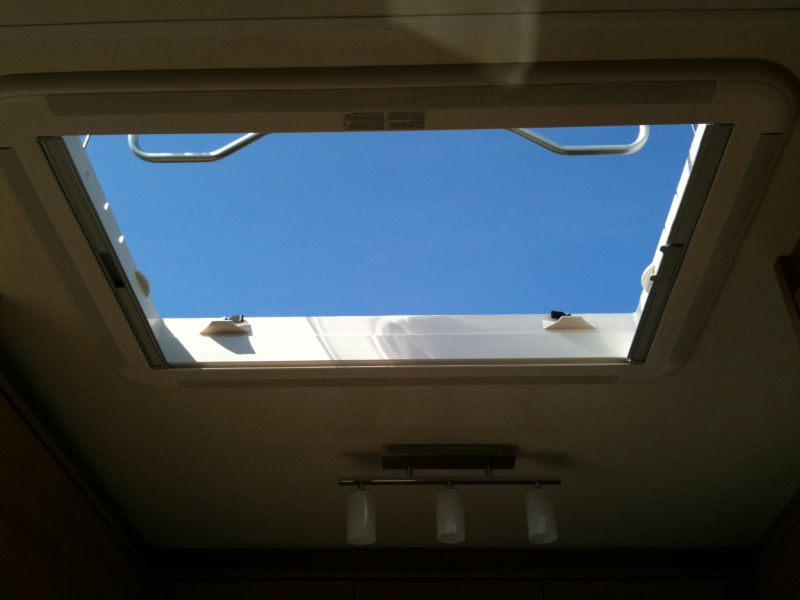 En venta Knaus 500 KU Blanco 2010 Málaga foto 7