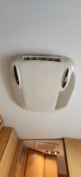 En venta Sunroller Tango 495 Luxe Home Caravan Blanco 2007 Barcelona foto 3