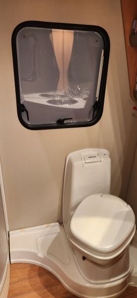 En venta Sunroller Tango 495 Luxe Home Caravan Blanco 2007 Barcelona foto 10