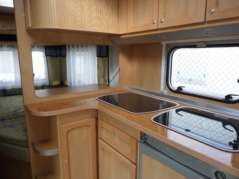 En venta Bürstner  City 455 Avantgarde Blanco 2003 Valencia foto 1