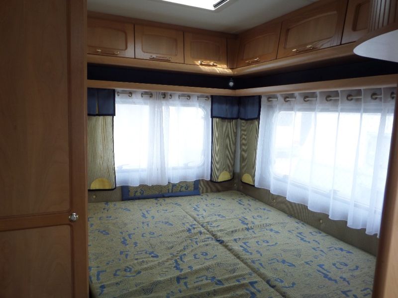 En venta Bürstner  City 455 Avantgarde Blanco 2003 Valencia foto 2