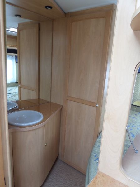 En venta Bürstner  City 455 Avantgarde Blanco 2003 Valencia foto 5