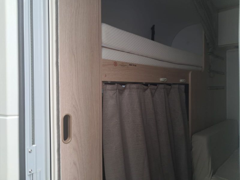 En venta Adria 472 pk Blanco 2022 Barcelona foto 6