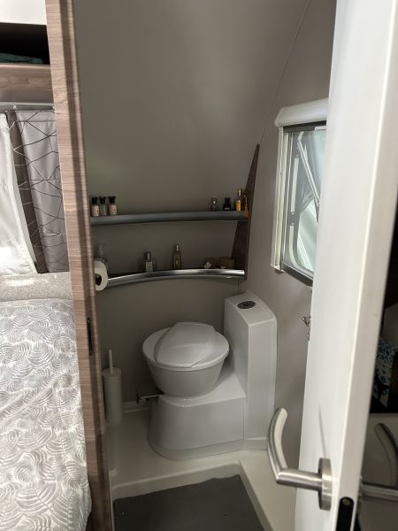 En venta Knaus Caravana KNAUS SPORT 540 FDK SILVER SELECTION 2019 Blanco 2019 Barcelona foto 5