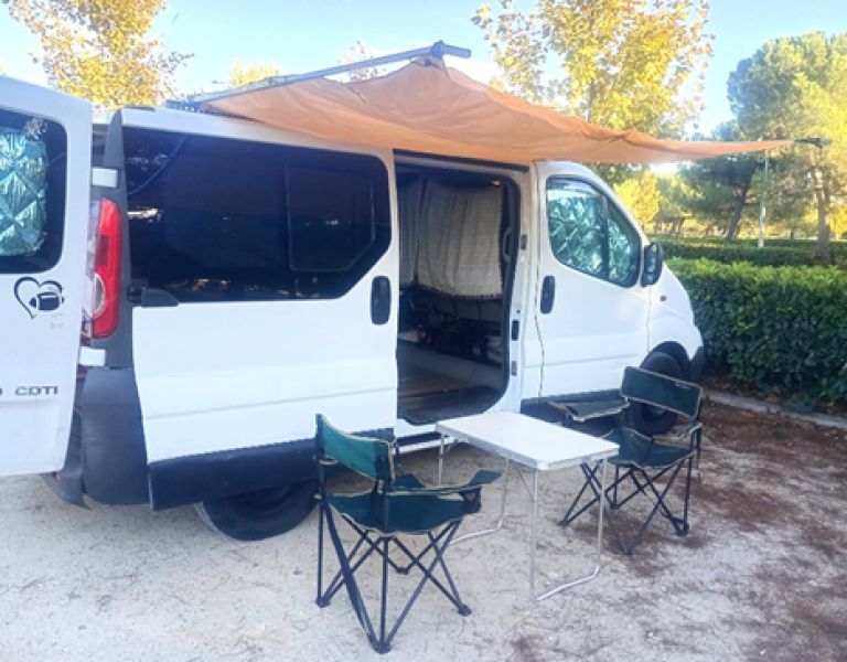 En venta Opel vivaro Blanco 2010 Madrid foto 2