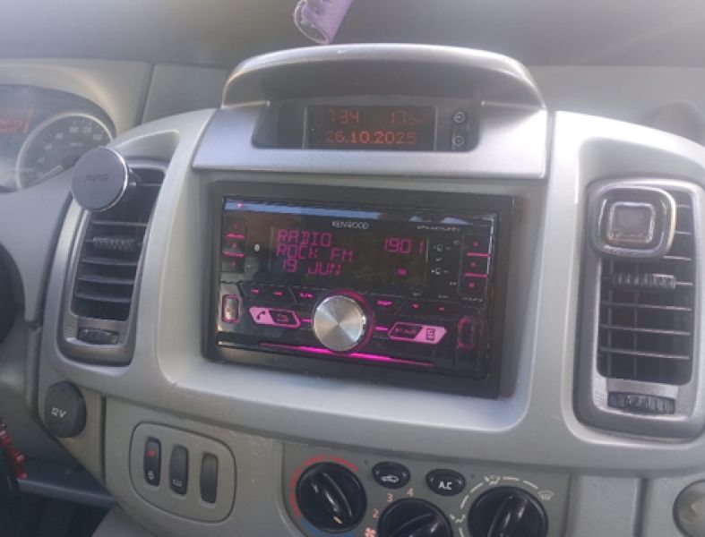 En venta Opel vivaro Blanco 2010 Madrid foto 9