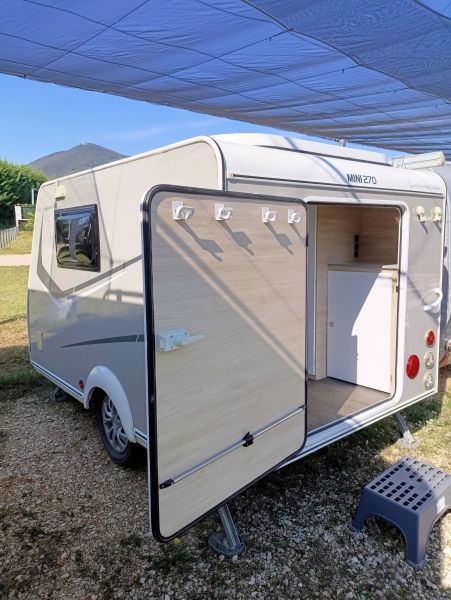 En venta Trigano Mini Silver Freestyle 270. Blanco 2022 Girona foto 5