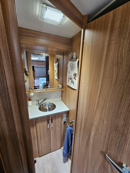 En venta Caravelair Antares style 496 Blanco 2017 Tarragona foto 5