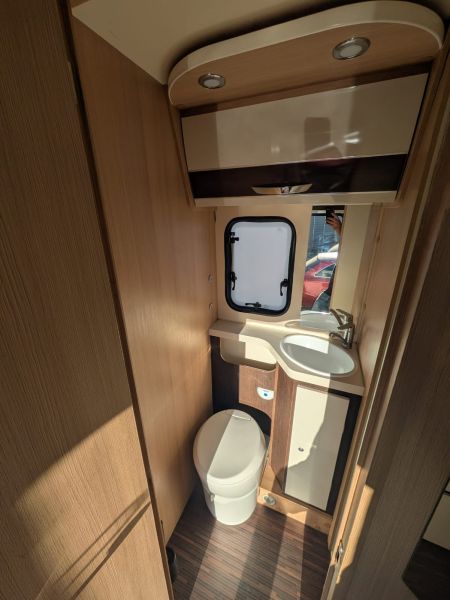 En venta Ford McLouis Glamys 222 Blanco 2023 Málaga foto 10