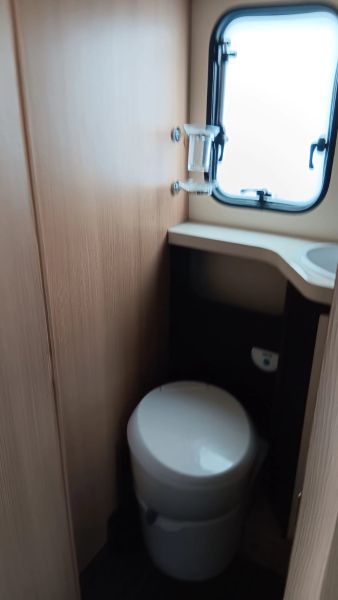 En venta Ford Mc Louis Glamys 226 Blanco 2023 Málaga foto 7