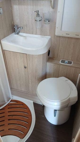 En venta Laika ECOVIP 305 Blanco 2018 Girona foto 11