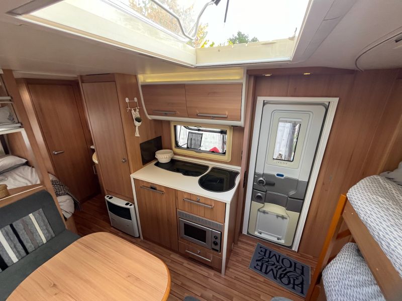 En venta Knaus SUDWIND 500 FSK Blanco 2012 Lleida foto 4