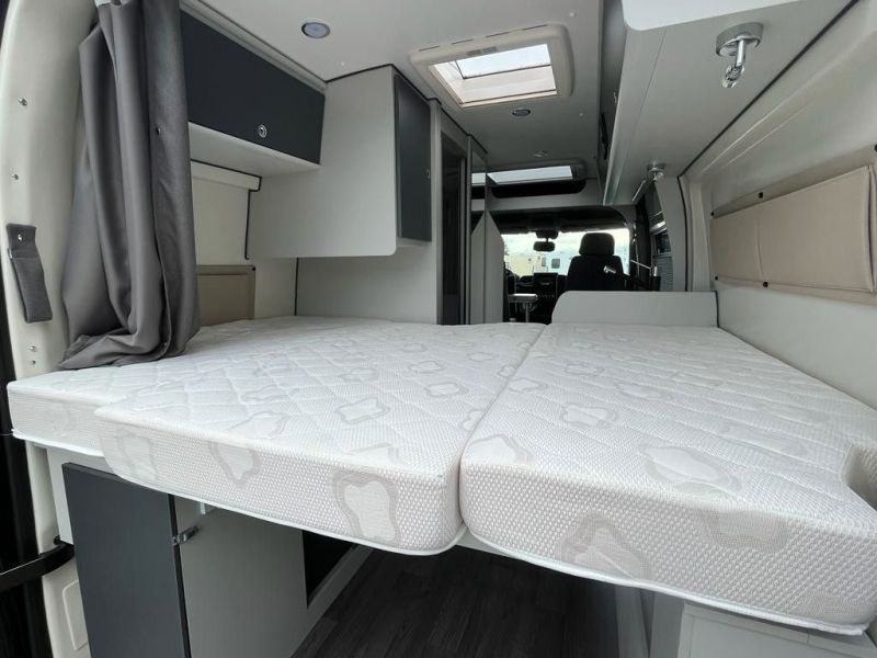 En venta Ahorn Ahorn VAN 550 150 CV Aut Negro 2022 Alicante foto 6