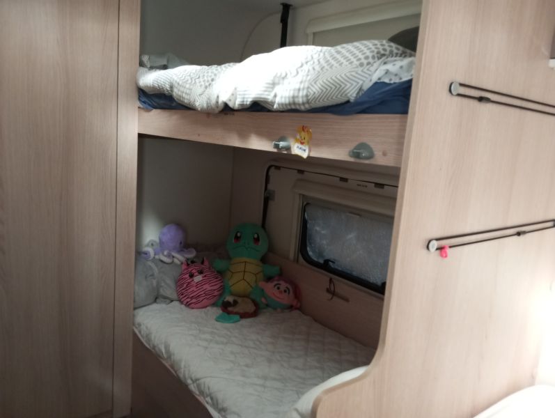 En venta Adria AVIVA 495LX Gris 2017 Navarra foto 4