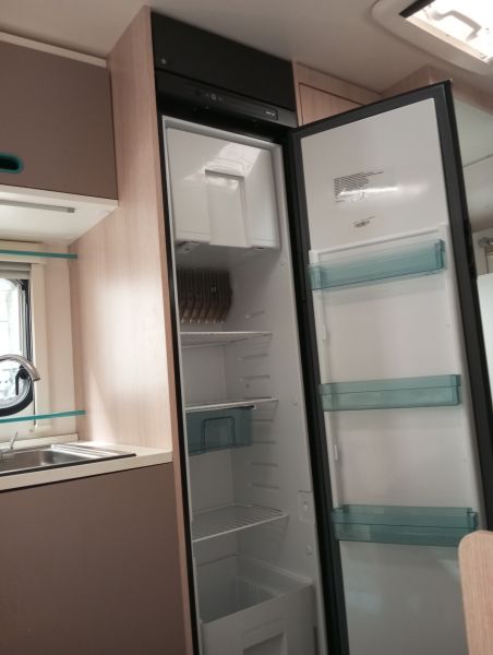 En venta Adria AVIVA 495LX Gris 2017 Navarra foto 6