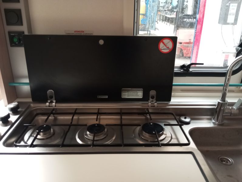 En venta Adria AVIVA 495LX Gris 2017 Navarra foto 7