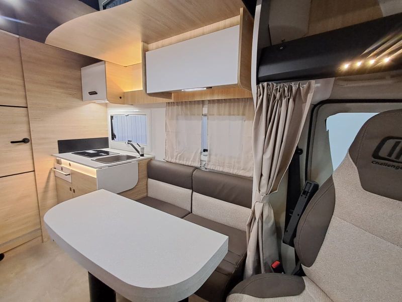 En venta Challenger Challenger Fiat Ducato 318 Ultimate Edition Automatic Blanco 2025 Barcelona foto 8