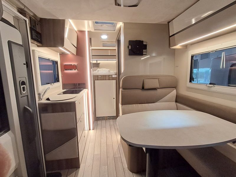 En venta Roller Team Roller Team Ford Kronos Fit 291 TL 165 cv Selekt Open Air Blanco 2025 Barcelona foto 9