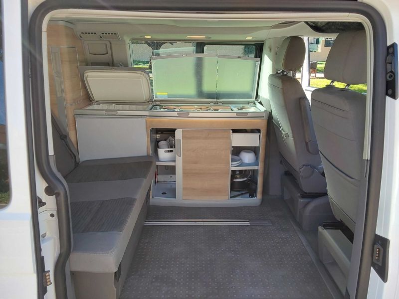 En venta Volkswagen California Ocean Blanco 2023 Málaga foto 8