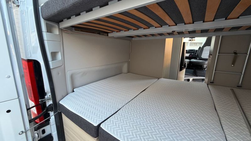 En venta Adria TWIN 600 SPB FAMILY PLUS Blanco 2023 Alicante foto 12