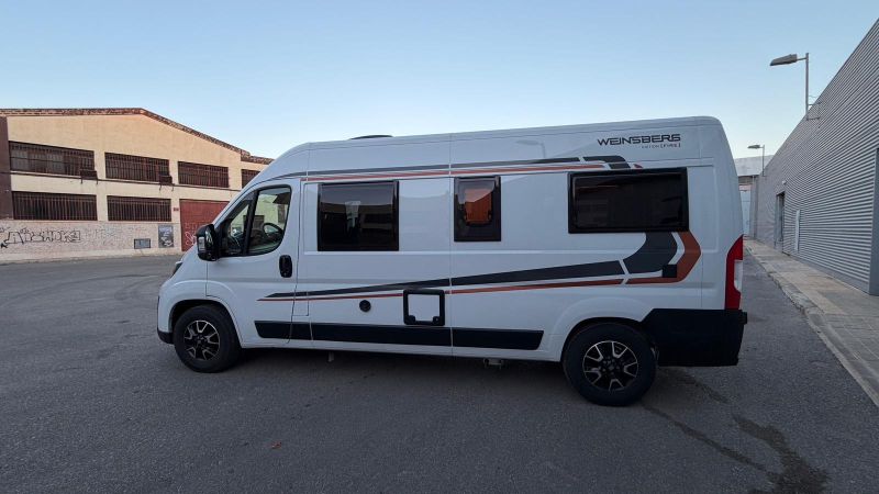 En venta Weinsberg CARABUS 600 ME EDITION FIRE Blanco 2025 Alicante foto 9