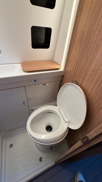 En venta Weinsberg CARABUS 600 ME EDITION FIRE Blanco 2025 Alicante foto 24