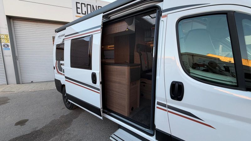 En venta Weinsberg CARABUS 600 ME EDITION FIRE Blanco 2025 Alicante foto 32