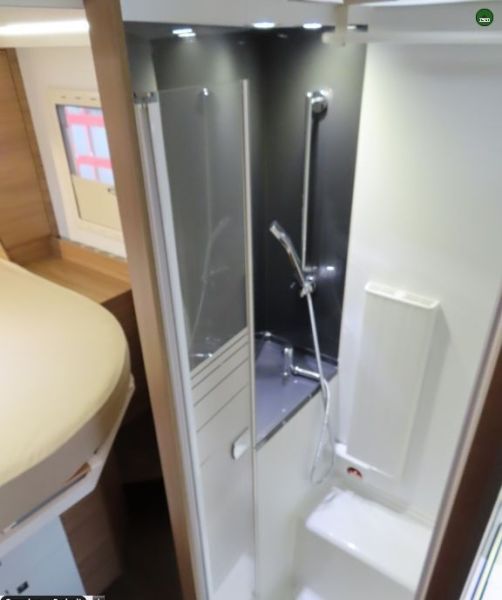 En venta Adria Coral Supreme 670 SC ALDE Blanco 2019 Cáceres foto 3