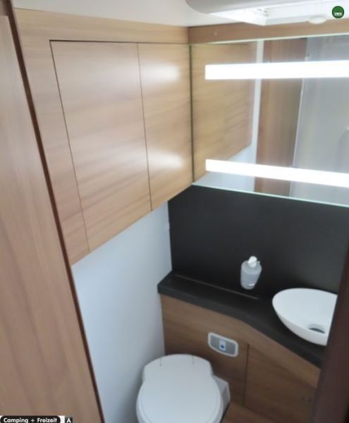 En venta Adria Coral Supreme 670 SC ALDE Blanco 2019 Cáceres foto 5