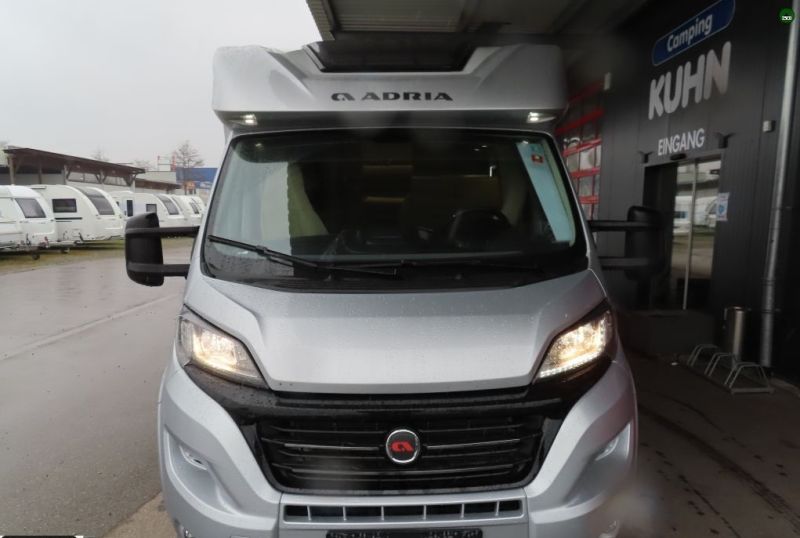 En venta Adria Coral Supreme 670 SC ALDE Blanco 2019 Cáceres foto 12