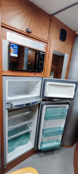 En venta Benimar Europe 6000 CC Blanco 2006 Málaga foto 5