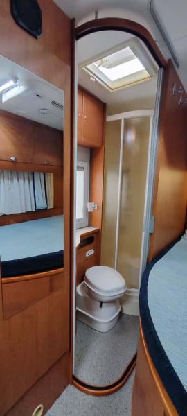 En venta Benimar Europe 6000 CC Blanco 2006 Málaga foto 9